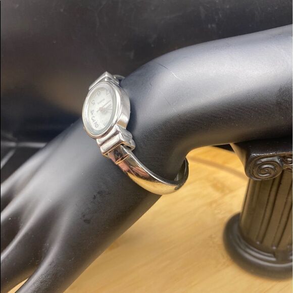 Ladies Elkon silver tone watch with spring bangle type band - Picture 2 of 11